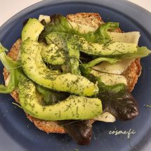 Aamiaisleipä - Extra neitsytoliiviöljy, tilli, avokado, salaatti, sitruuna