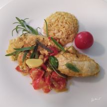 Curry-maustettu broileripata