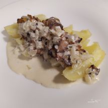 Chanterelles in cream sauce