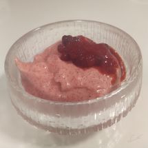 Puolukka-mannaryynipuuro