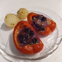 Hunajasipulit ja täytetyt paprikat