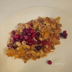 Makaronilaatikko - omena, porkkana