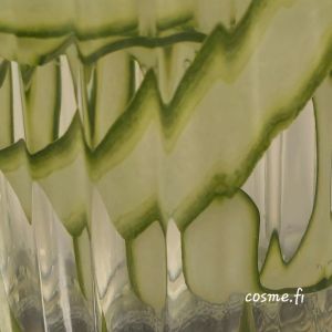 Kannullinen vettä turvotuksen poistamiseen