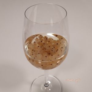 White currants + white wine