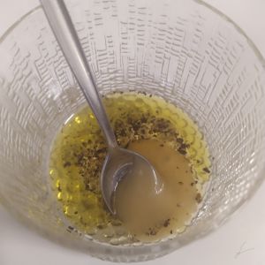 Itsemaustettuja oliiviöljyjä