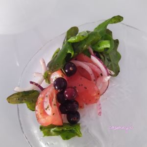 Tomat-svarta vinbär