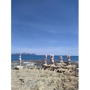 Card A - Wonderful women on the beach